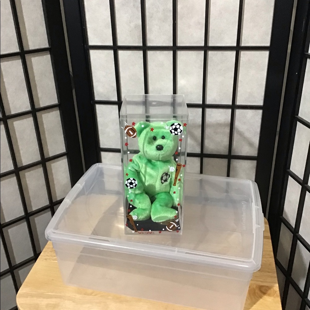 TY Beanie Buddy - KICKS the Soccer Bear in the Case.
